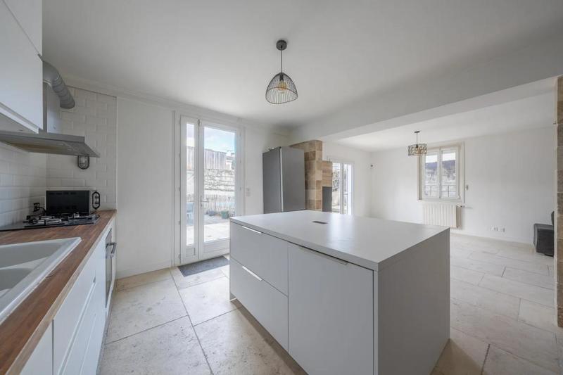 Maison - 160 m² - 8 pièces