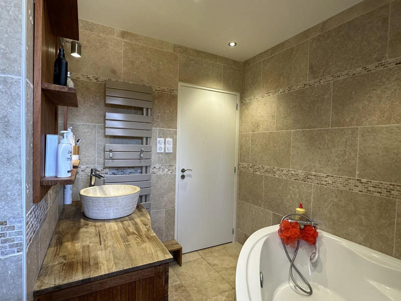 Villa - 187 m² - 13 pièces