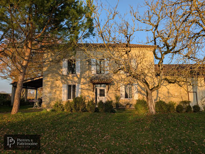 Propriété - 248 m² - 10 pièces