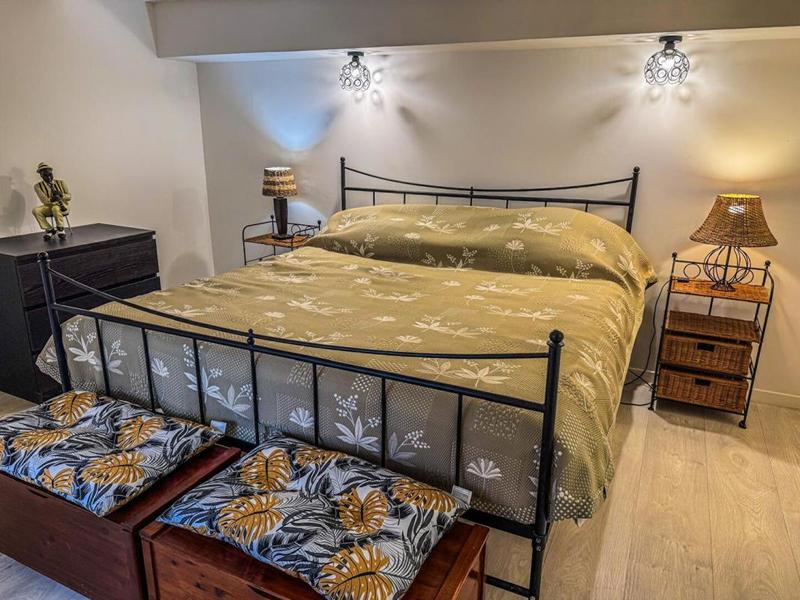 Maison - 275 m² - 12 pièces