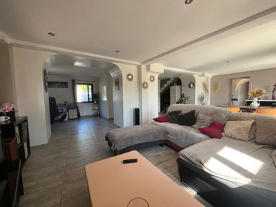 Maison - 300 m² - 5 pièces