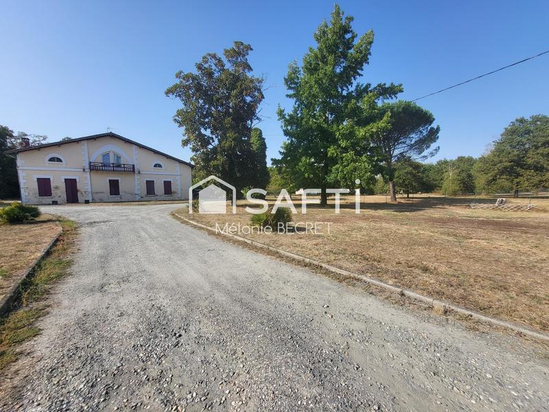 Maison - 270 m² - 9 pièces