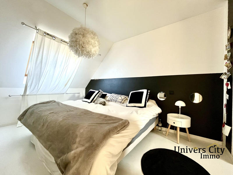 Maison traditionnelle - 98 m² - 5 pièces