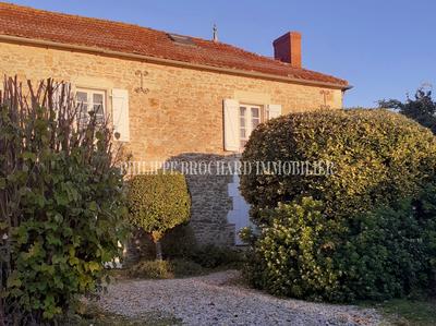 Maison ancienne - 227 m² - 8 pièces