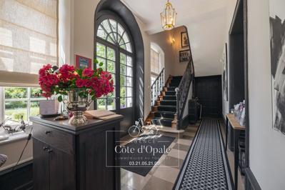 Maison - 350 m² - 8 pièces