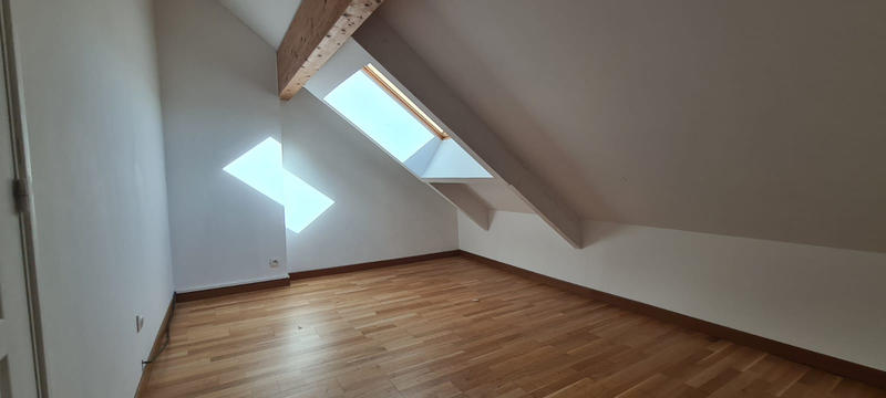 Maison - 175 m² - 9 pièces