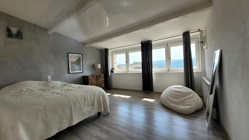 Maison - 195 m² - 8 pièces