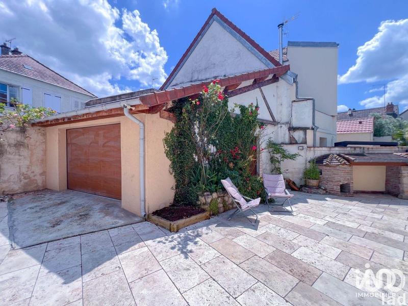 Maison - 280 m² - 6 pièces