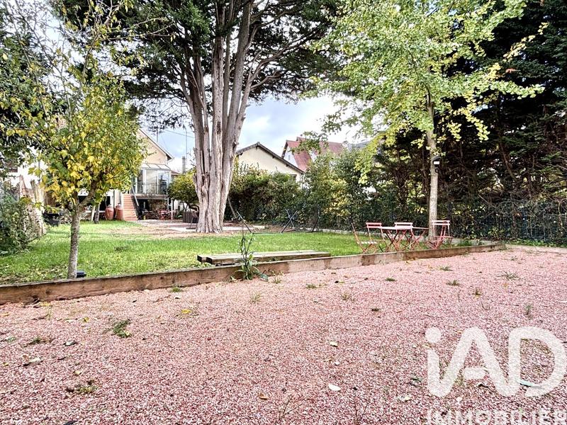 Maison - 202 m² - 8 pièces