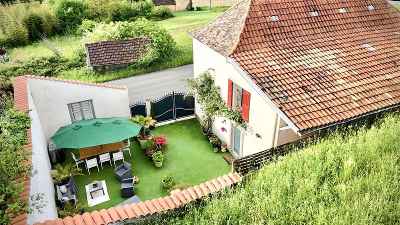 Maison - 168 m² - 8 pièces
