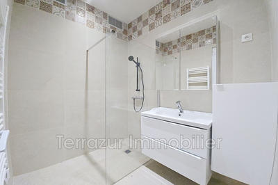 Appartement - 90 m² - 3 pièces