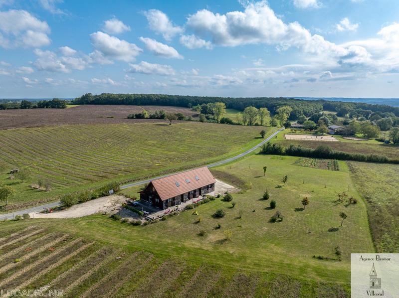 Maison traditionnelle - 165 m² - 7 pièces