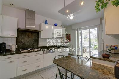 Maison - 245 m² - 7 pièces