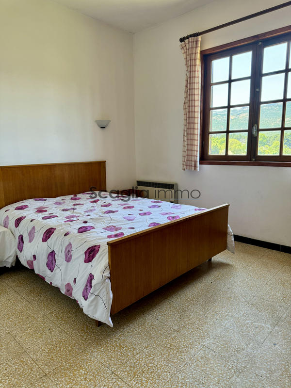 Maison - 140 m² - 4 pièces