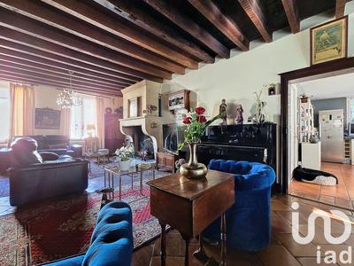 Maison - 240 m² - 8 pièces