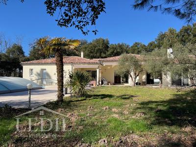 Maison - 207 m² - 5 pièces