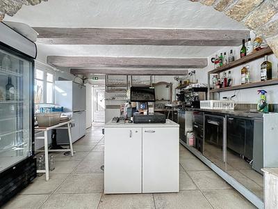 Mas - 350 m² - 6 pièces