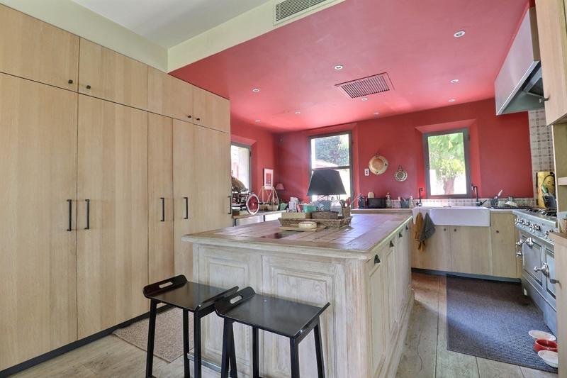 Villa - 385 m² - 7 pièces