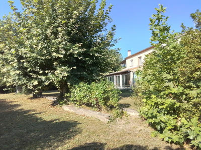 Propriété - 275 m² - 8 pièces