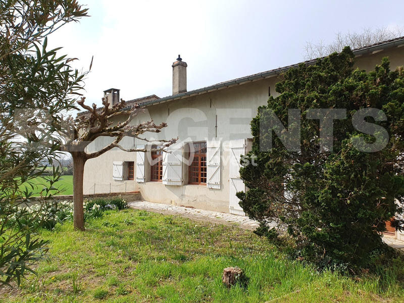 Maison - 228 m² - 6 pièces