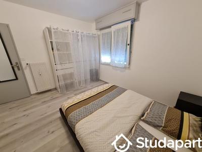 Chambre - 12 m² - 1 pièce