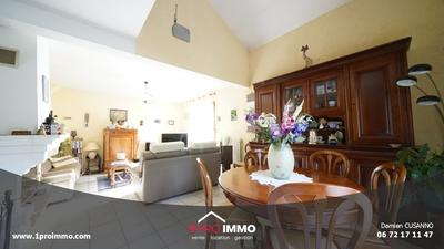 Maison - 99 m² - 5 pièces