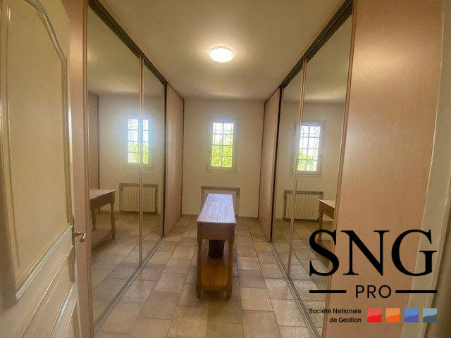 Maison - 293 m² - 5 pièces