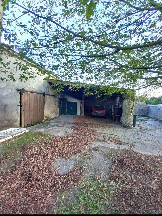 Maison - 250 m² - 7 pièces