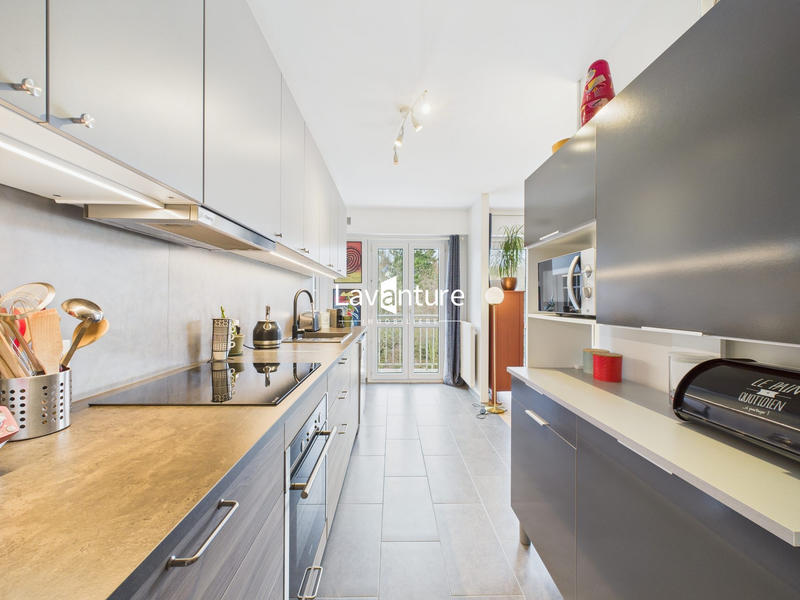 Appartement - 80 m² - 4 pièces