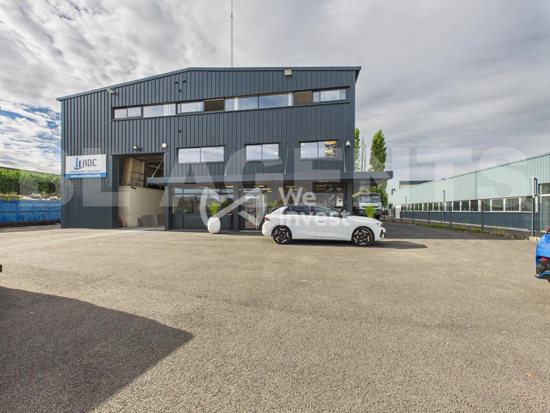 Local commercial - 1 468 m²