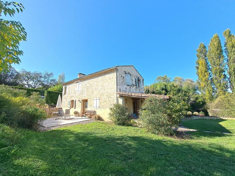 Demeure - 283 m² - 10 pièces