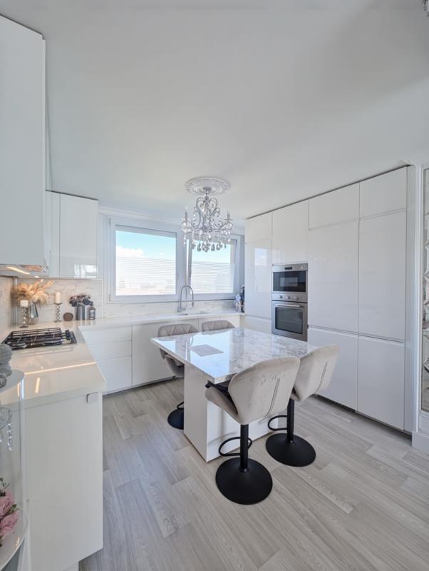 Appartement - 96 m² - 5 pièces