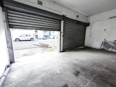 Local commercial - 150 m² - 1 pièce