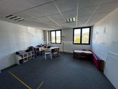 Bureau - 114 m² - 1 pièce