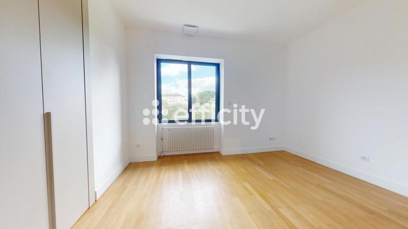 Pavillon - 174 m² - 6 pièces