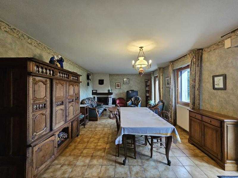 Maison - 138 m² - 9 pièces