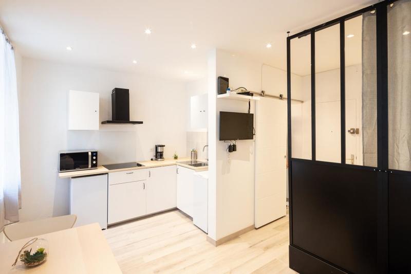 Studio - 25 m² - 1 pièce