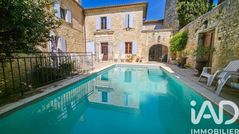 Maison - 360 m² - 12 pièces