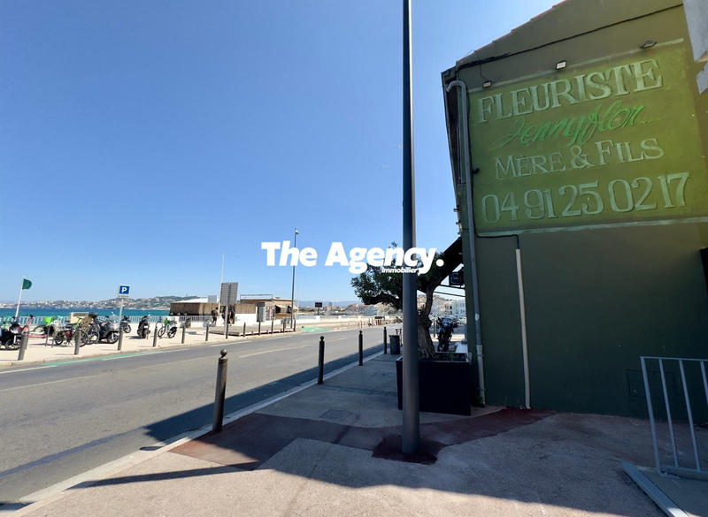 Fonds de commerce - Magasins - 52 m²