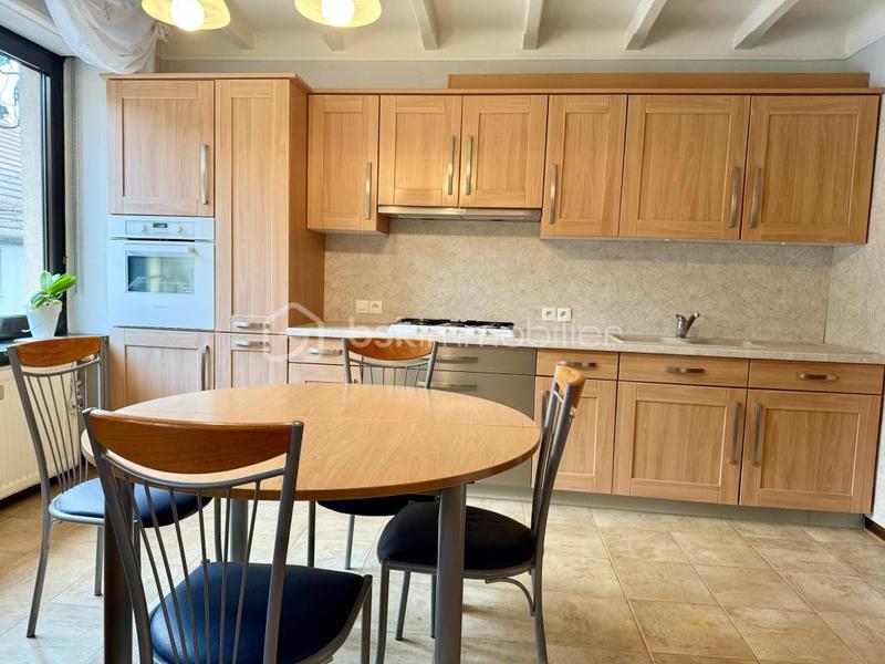 Maison - 178 m² - 8 pièces