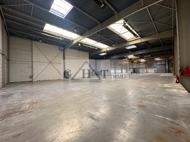 Entrepôt - 2 816 m²