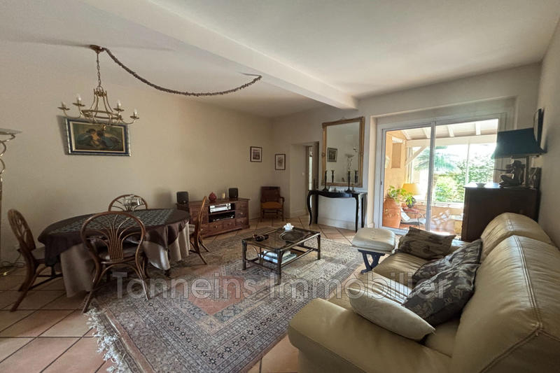 Maison - 240 m² - 7 pièces