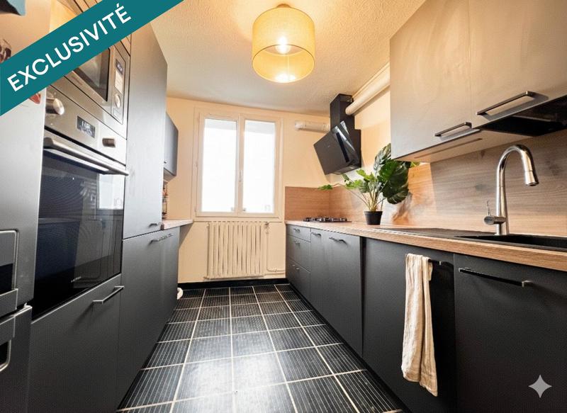 Appartement - 85 m² - 5 pièces