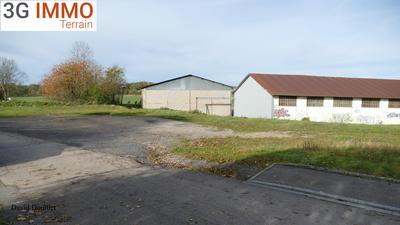 Terrain commercial - 1 500 m²