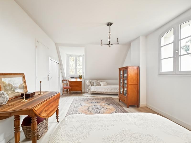 Maison - 250 m² - 7 pièces