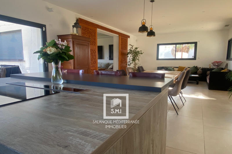 Maison - 250 m² - 4 pièces