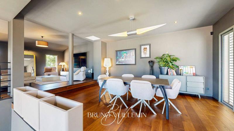 Villa - 389 m² - 11 pièces