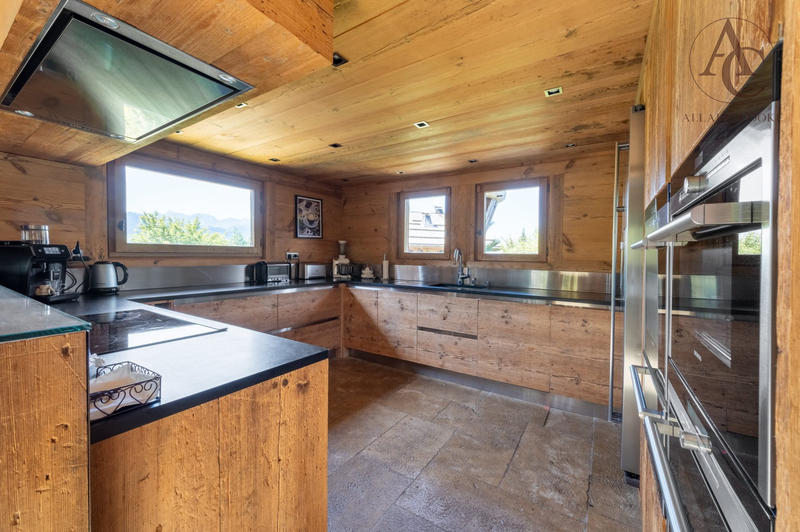 Châlet - 391 m² - 8 pièces