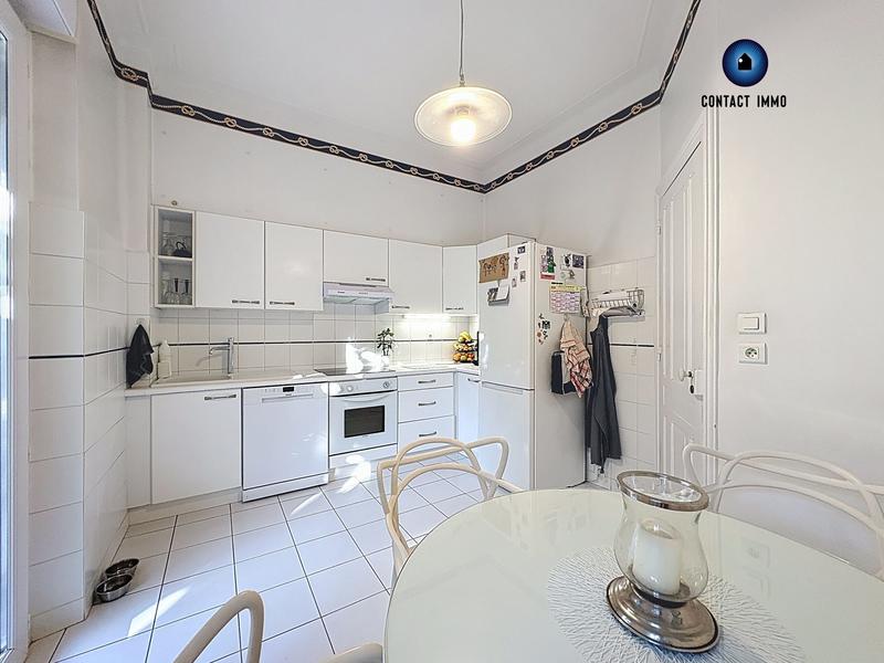 Maison - 224 m² - 8 pièces