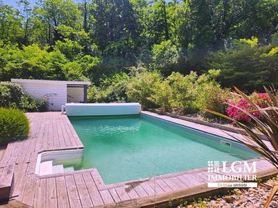 Maison - 193 m² - 7 pièces